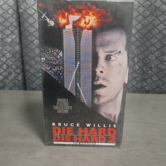Bruce Willis Double Feature Collectors Edition Die Hard 1 and Die Hard 2 Vhs new - Picture 1 of 6